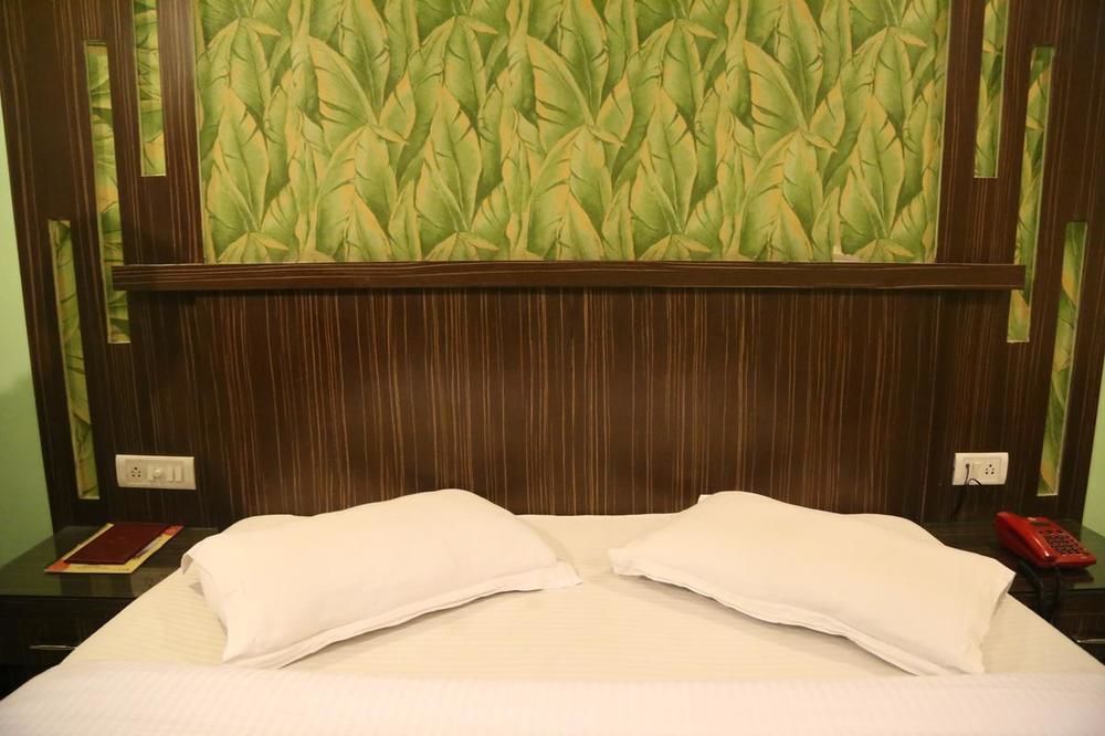 Hotel Grand Plaza Нью-Дели Экстерьер фото