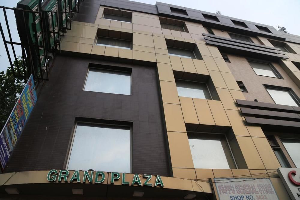 Hotel Grand Plaza Нью-Дели Экстерьер фото