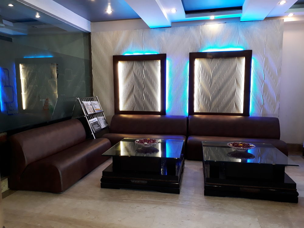 Hotel Grand Plaza Нью-Дели Экстерьер фото