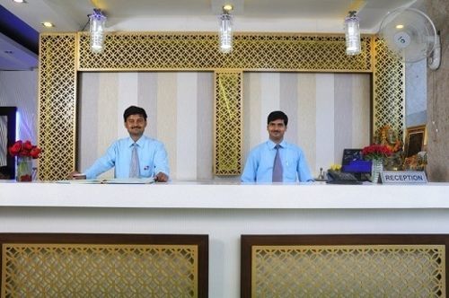 Hotel Grand Plaza Нью-Дели Экстерьер фото