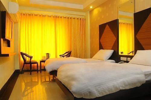 Hotel Grand Plaza Нью-Дели Экстерьер фото